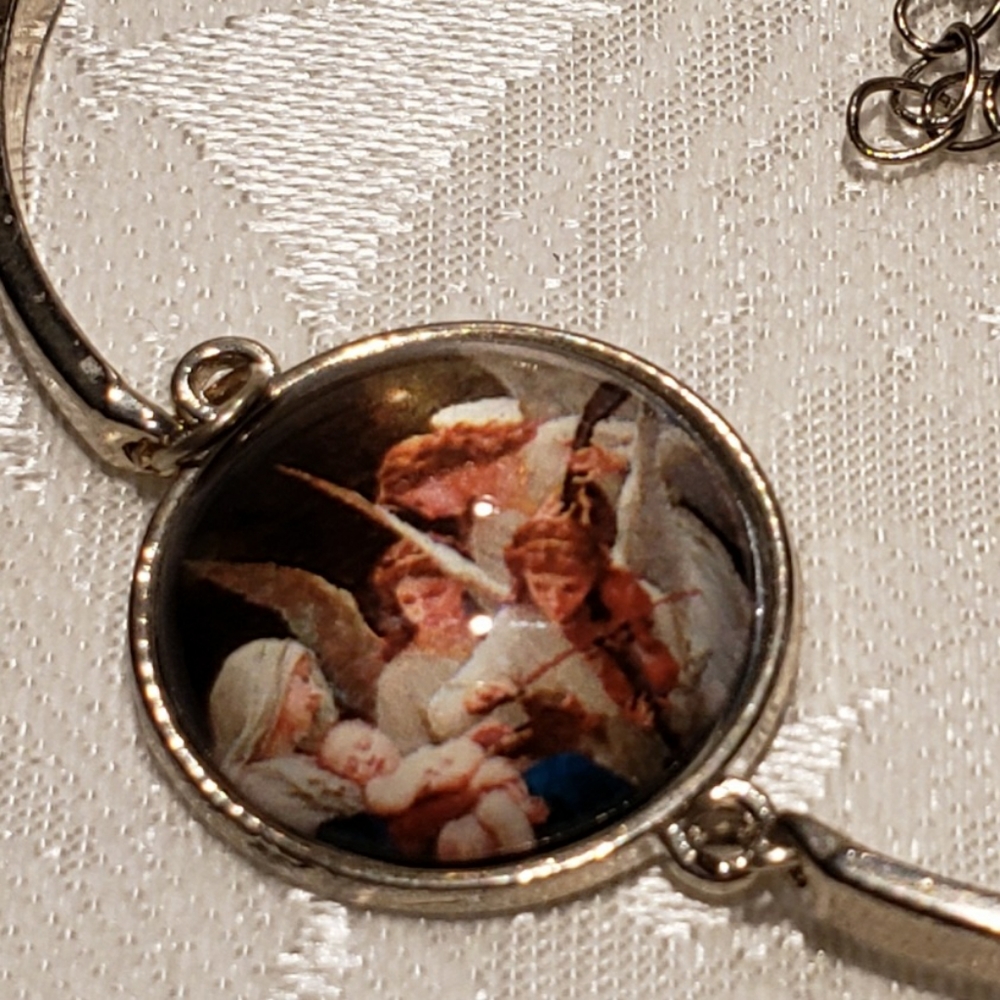 Bracelet.  Great Christmas present.